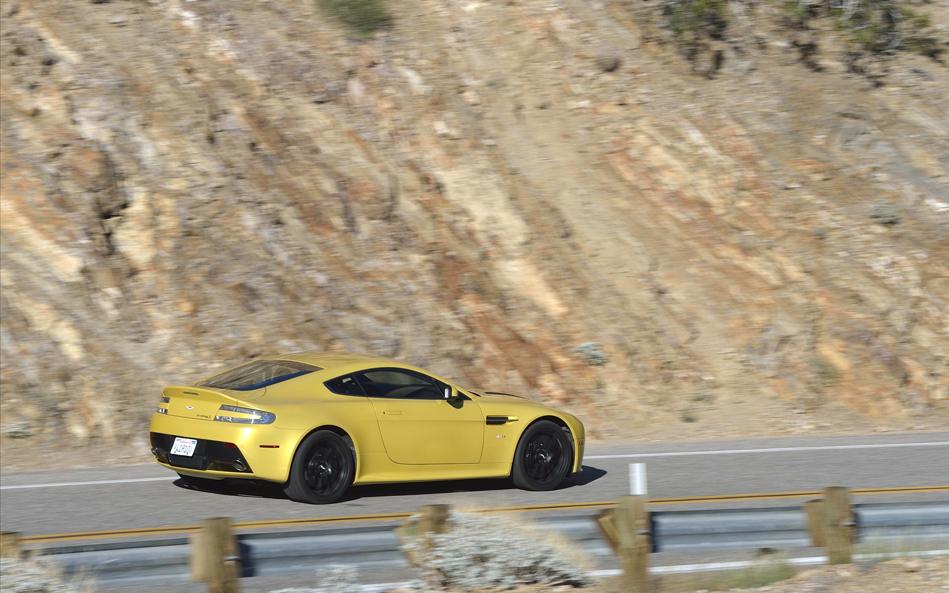Aston Martin V12 Vantage S 2014